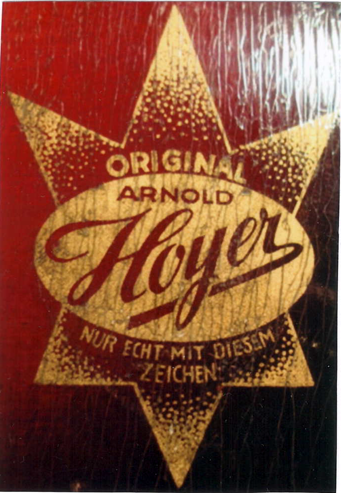 Label „Original Arnold Hoyer“ von ca. Mitte der 1950er Jahre